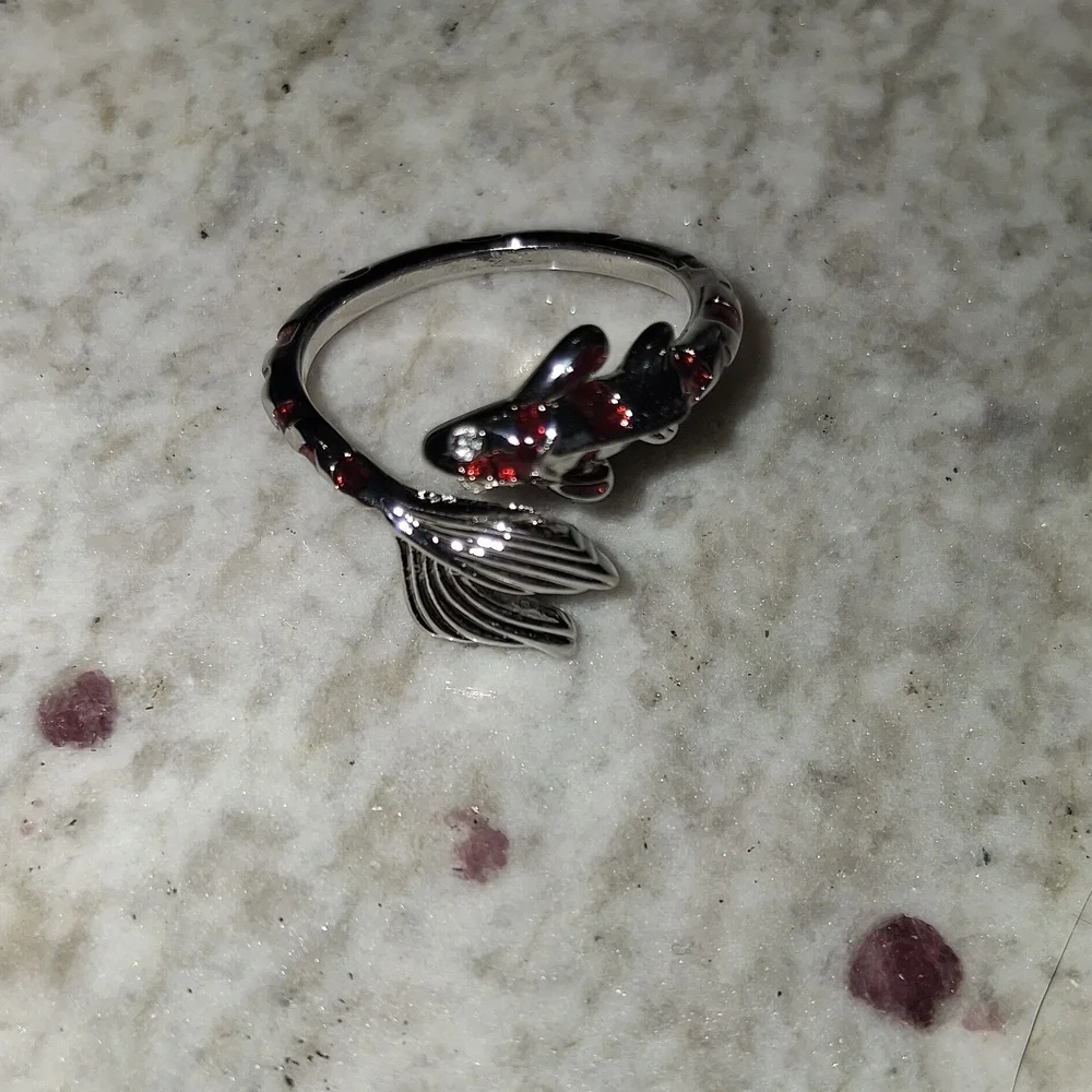 NWT Beautiful Boho Silver & Red Koi Fish 7 Wrap Around Ring!!